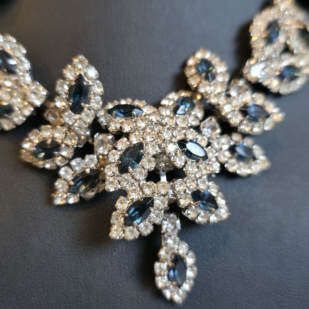 Vintage Kenneth Jay Lane Blue Crystal Flower Collar Necklace - Picture 2 of 11